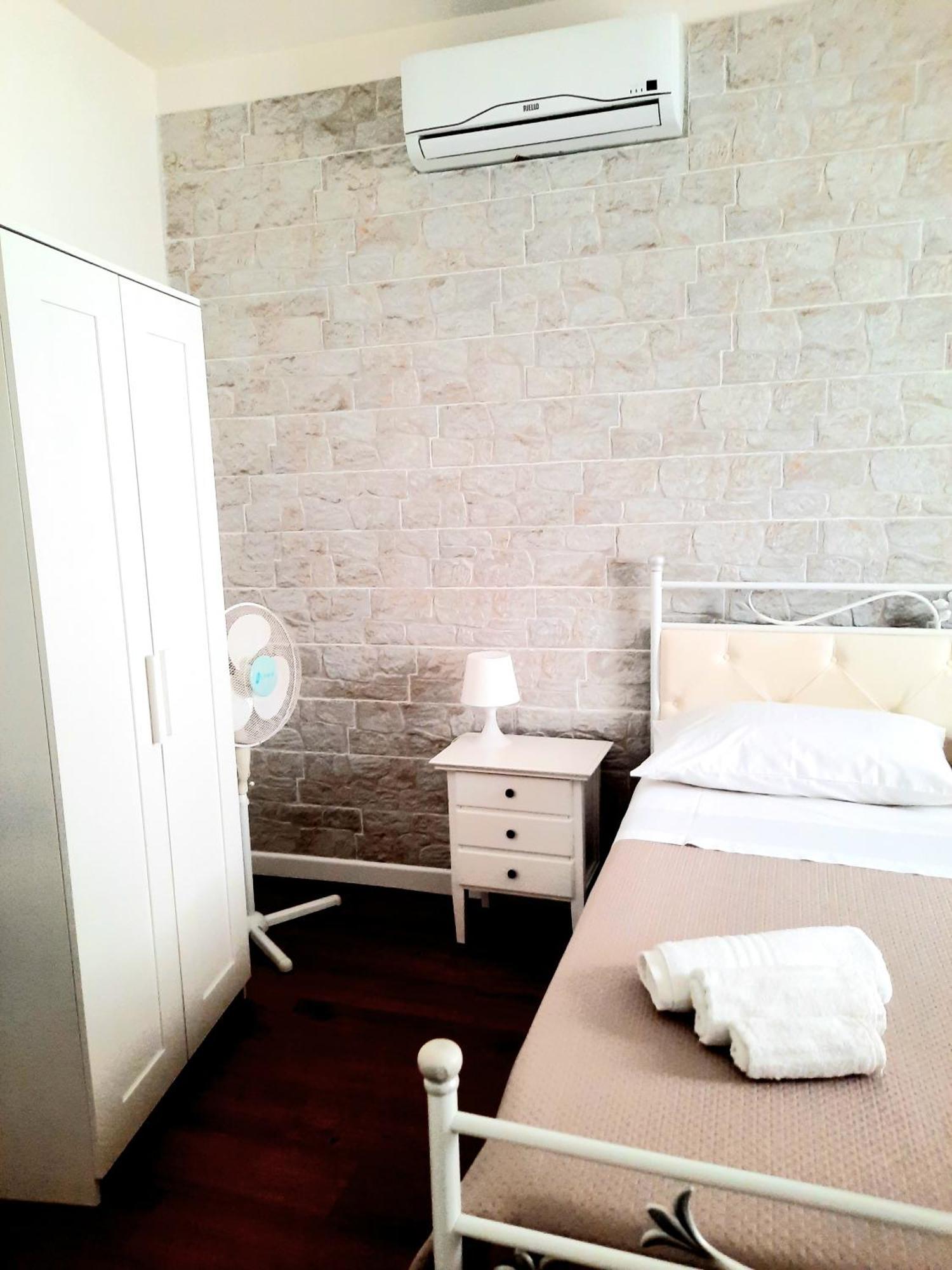 Guest House Santa Caterina Monopoli Bagian luar foto