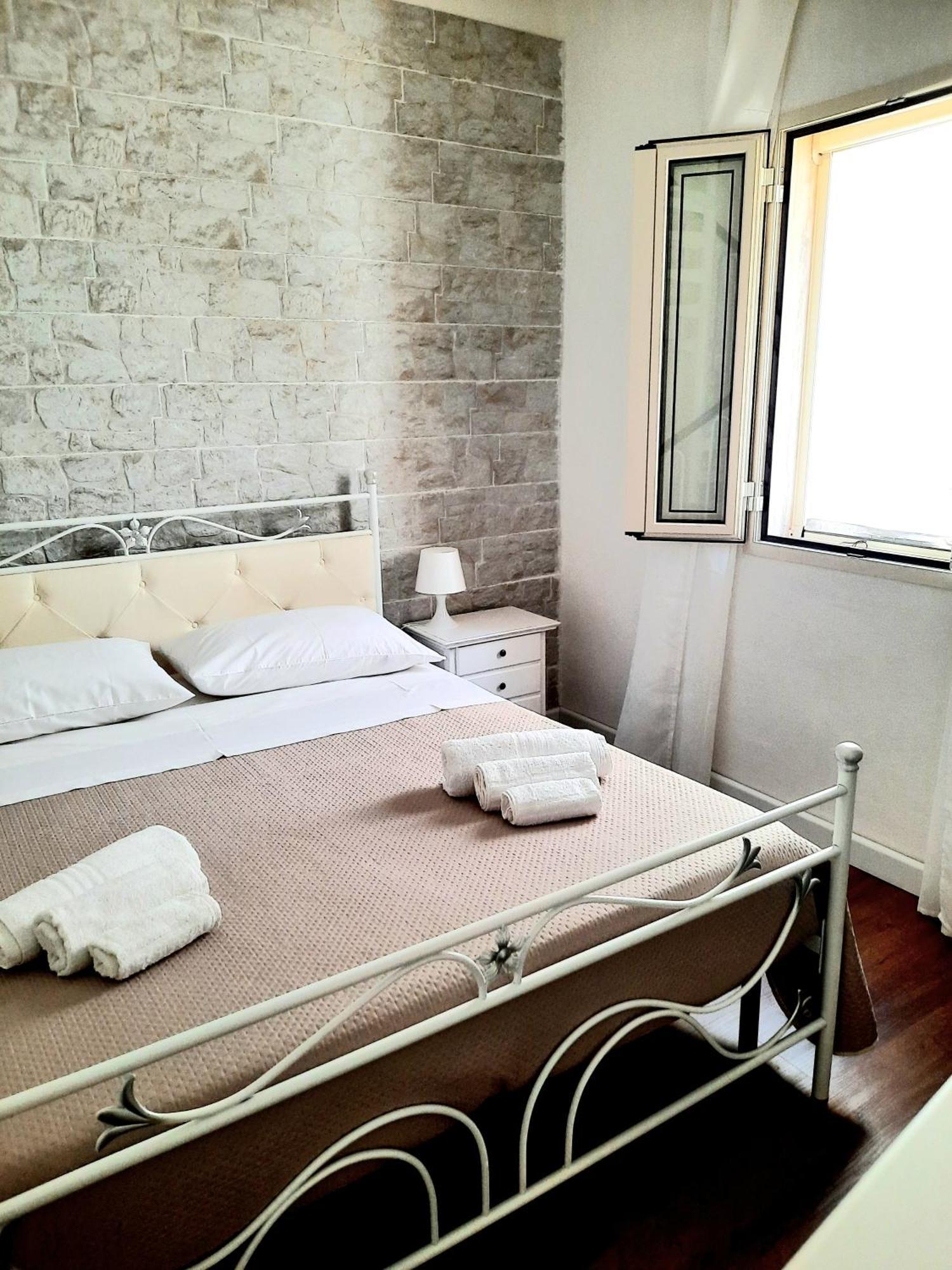 Guest House Santa Caterina Monopoli Bagian luar foto